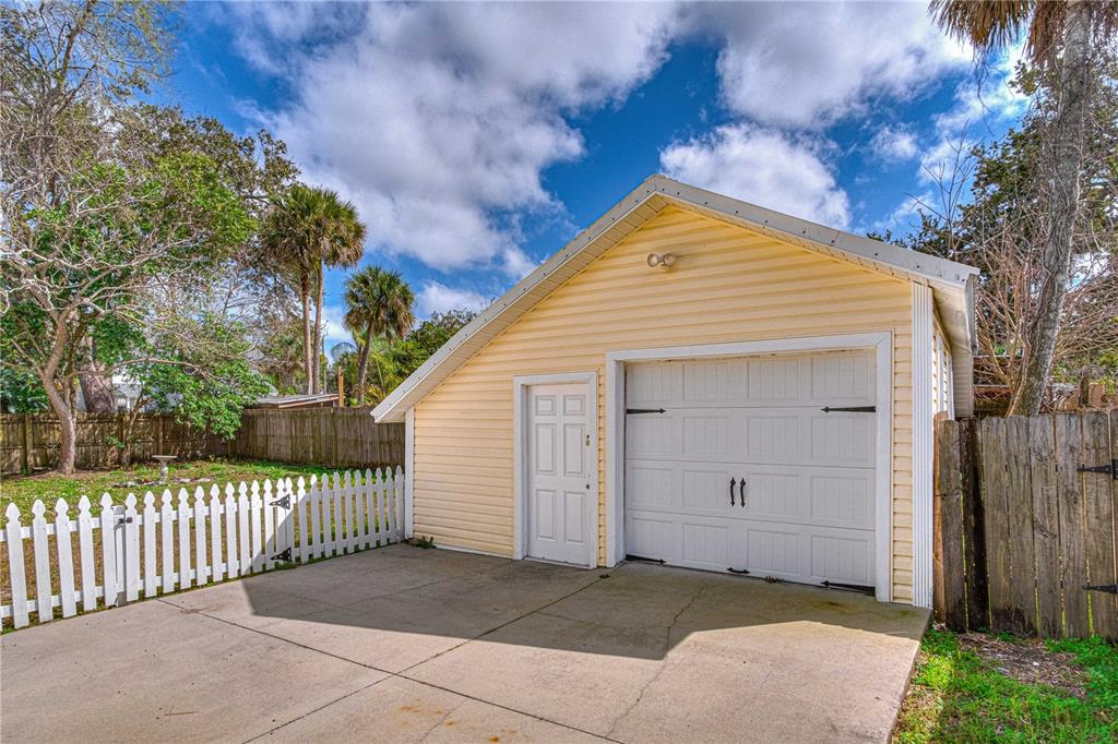 208 MARY AVENUE NEW SMYRNA BEACH, FL - Image 3 208 MARY AVENUE NEW SMYRNA BEACH, FL - Image 3