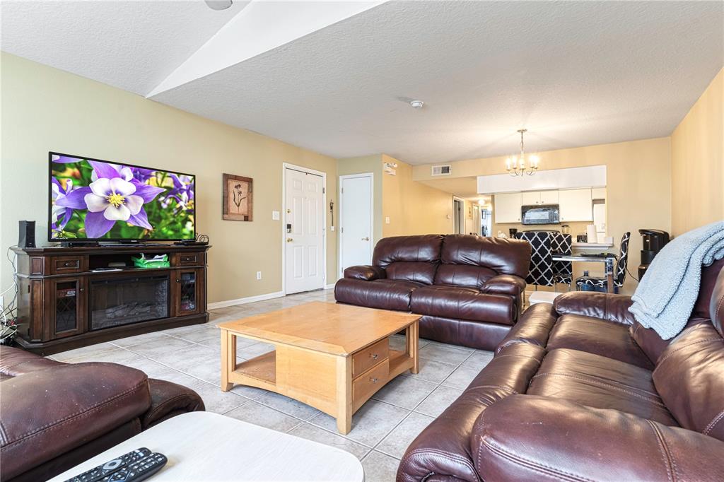 8719 ROCKINGHAM TERRACE #B KISSIMMEE, FL - Image 3 8719 ROCKINGHAM TERRACE #B KISSIMMEE, FL - Image 3