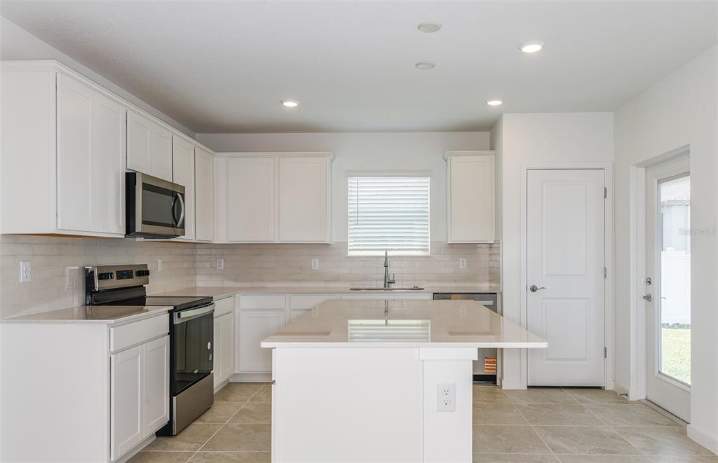 6788 SW 90TH LOOP OCALA, FL - Image 4 6788 SW 90TH LOOP OCALA, FL - Image 4