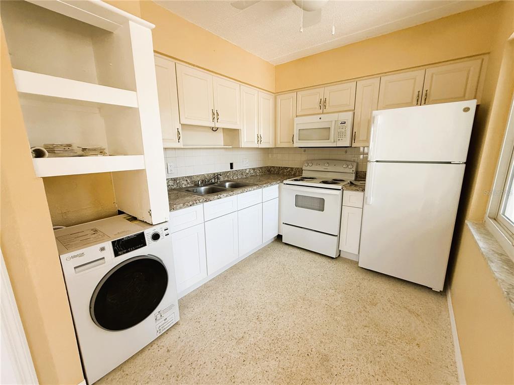 17688 GULF BOULEVARD #101 REDINGTON SHORES, FL - Image 4 17688 GULF BOULEVARD #101 REDINGTON SHORES, FL - Image 4