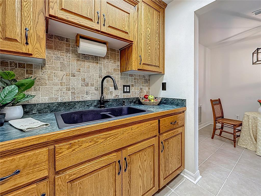 2442 ENTERPRISE ROAD #6 CLEARWATER, FL - Image 3 2442 ENTERPRISE ROAD #6 CLEARWATER, FL - Image 3